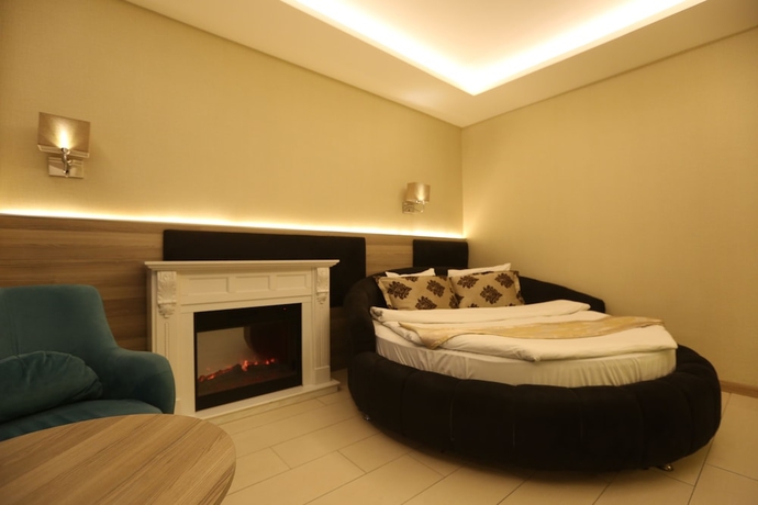 Imagen de la habitación del Random Suit Otel. Foto 7