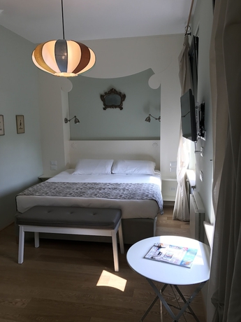 Imagen de la habitación del Rarity Suites. Foto 3