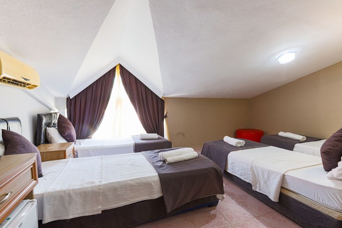 Imagen de la habitación del Rayana Hotel. Foto 8
