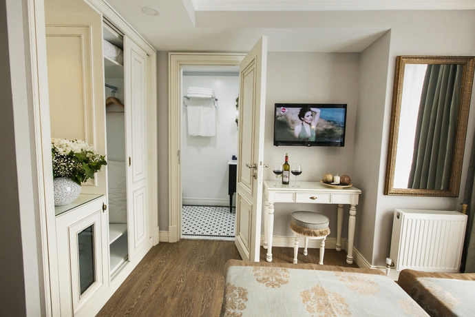 Imagen de la habitación del Raymond Blue Hotel. Foto 12