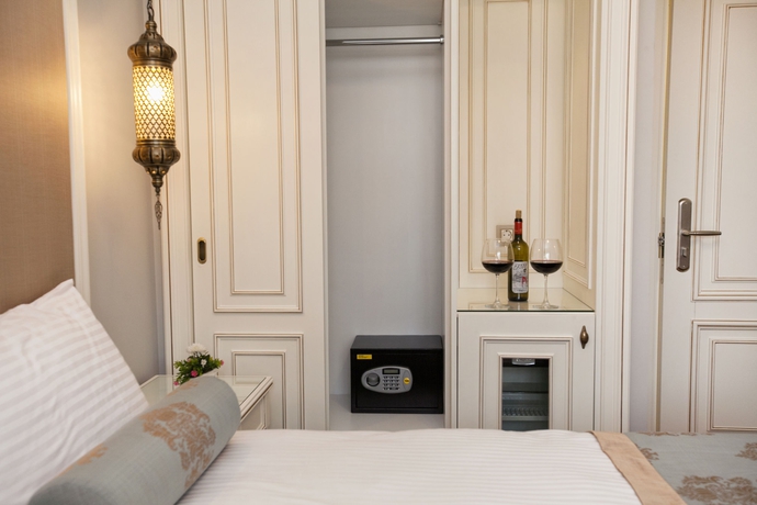 Imagen de la habitación del Raymond Blue Hotel. Foto 13