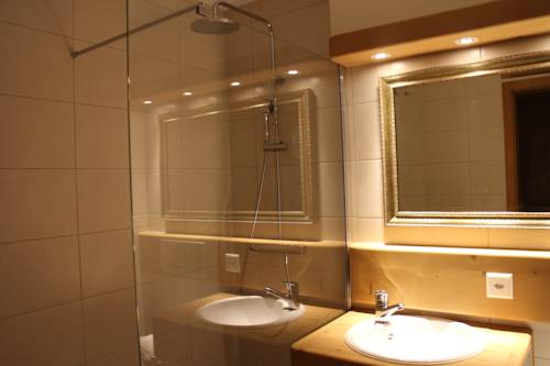 Imagen de la habitación del R&eacute;sidence Bellevue - H&ocirc;tel et Studios. Foto 10