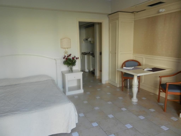 Imagen de la habitación del R&eacute;sidence Carlton, BEAULIEU SUR MER. Foto 10