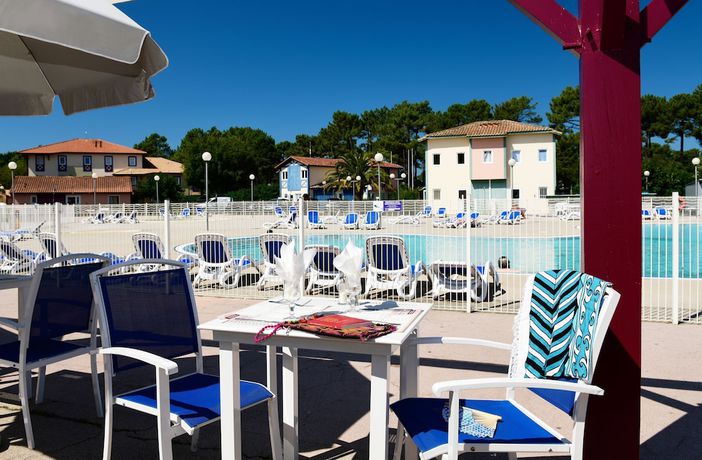 Imagen de la piscina del R&eacute;sidence Club Odalys Les Villas Du Lac. Foto 16