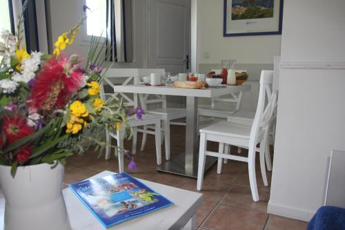 Imagen de la habitación del R&eacute;sidence Go&eacute;lia Le Domaine de la Pin&egrave;de. Foto 8