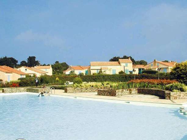 Imagen de la piscina del R&eacute;sidence Lagrange Vacances Saint Michel Chef Chef. Foto 8