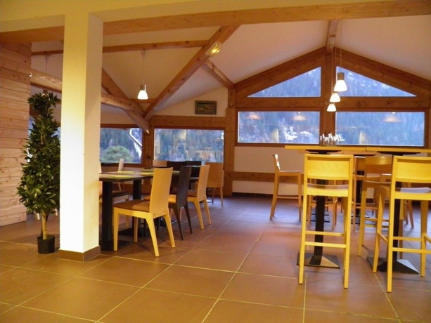 Imagen del bar/restaurante del R&eacute;sidence Orelle 3 Vall&eacute;es. Foto 2