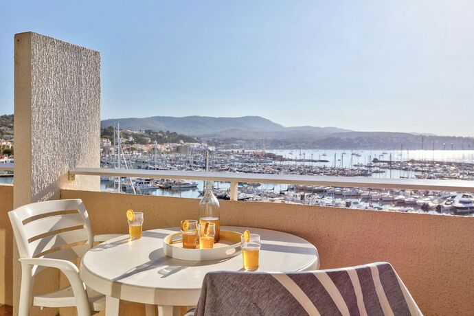 Imagen de la habitación del R&eacute;sidence Pierre and Vacances Bandol Port. Foto 18