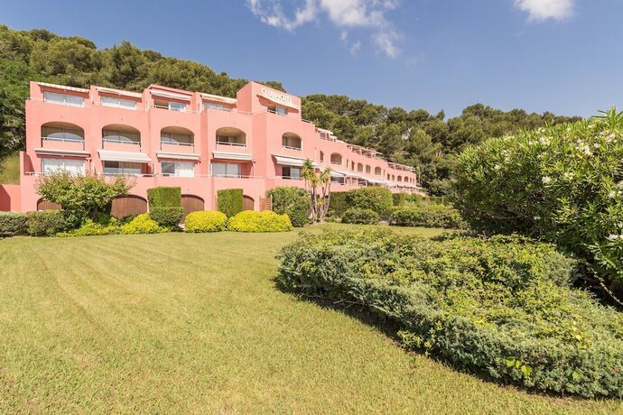 Imagen general del Résidence Pierre and Vacances Saint-Mandrier Les Jardins de la Côte d\'Azur. Foto 3