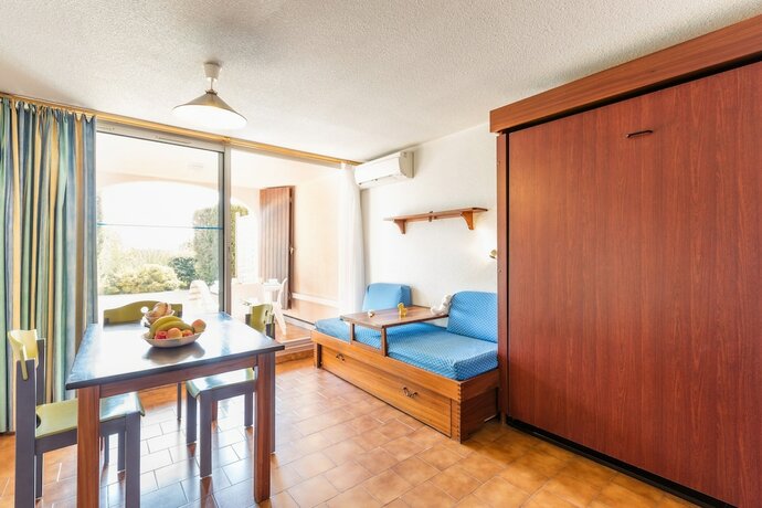 Imagen general del Résidence Pierre and Vacances Saint-Mandrier Les Jardins de la Côte d\'Azur. Foto 4