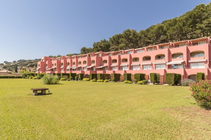 Imagen general del Résidence Pierre and Vacances Saint-Mandrier Les Jardins de la Côte d\'Azur. Foto 9