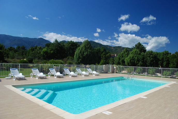 Imagen de la piscina del R&eacute;sidence Riviera, Lecci. Foto 13