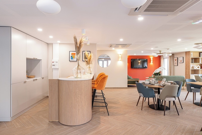 Imagen de los interiores del R&eacute;sidence Seniors Marina Bay. Foto 16