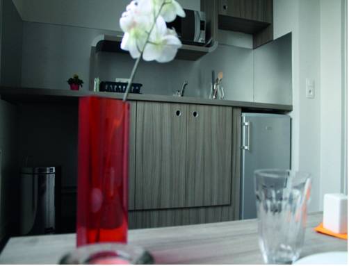 Imagen de la habitación del R&eacute;sidence Suiteasy Omega. Foto 4