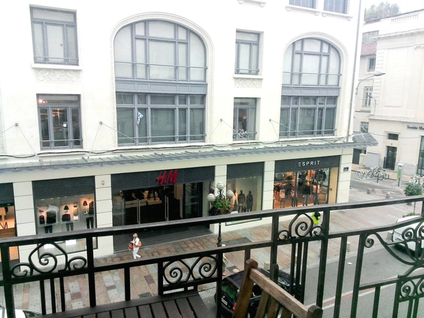 Imagen de la habitación del R&eacute;sidence Suiteasy R&eacute;publique. Foto 3