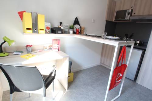 Imagen de la habitación del R&eacute;sidence Suiteasy Sigma. Foto 6