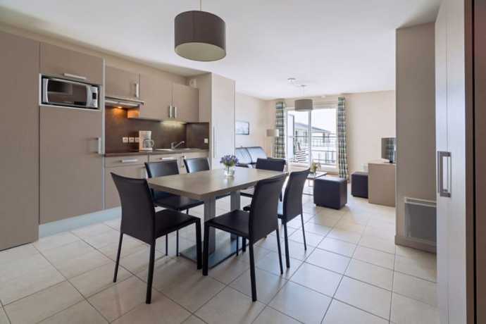 Imagen de la habitación del R&eacute;sidence Thalasso Concarneau. Foto 12
