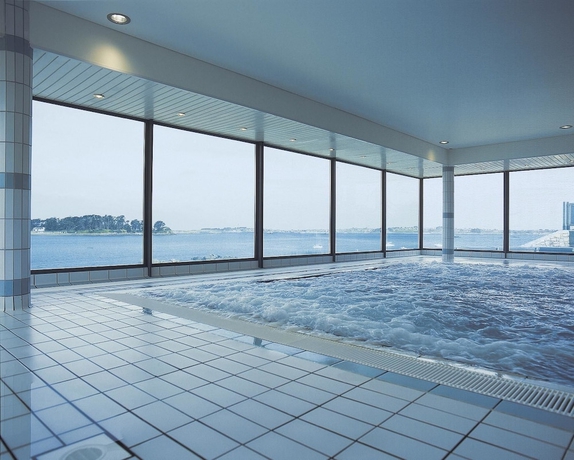 Imagen de la piscina del Résidence Valdys Les Jardins Et Terrasses De Rockroum. Foto 19