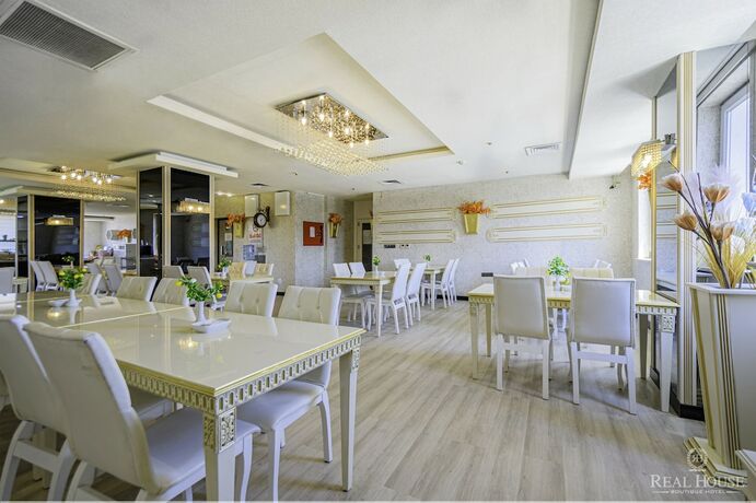 Imagen del bar/restaurante del Real House Boutique Hotel. Foto 16