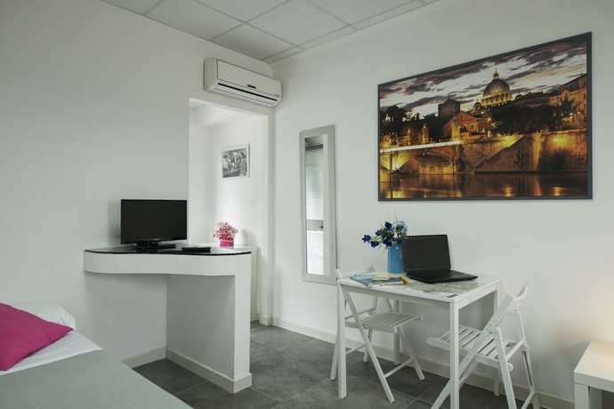 Imagen de la habitación del Real Village Roma. Foto 4