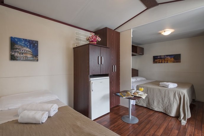 Imagen de la habitación del Real Village Roma. Foto 16