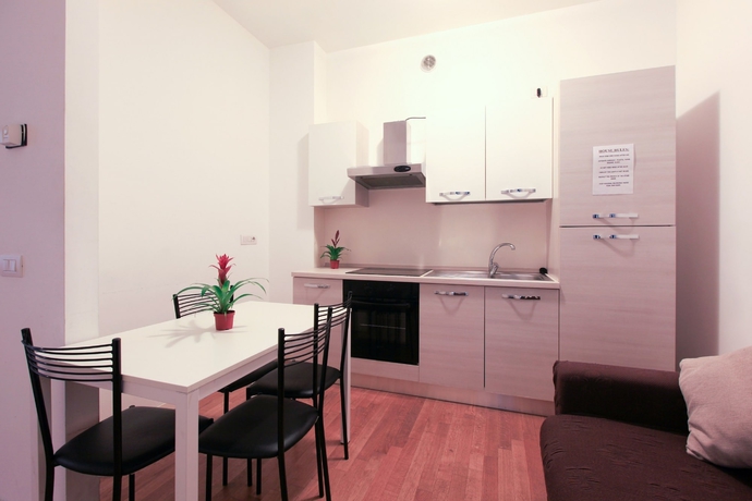 Imagen de la habitación del Red Line Rooms Division. Foto 11