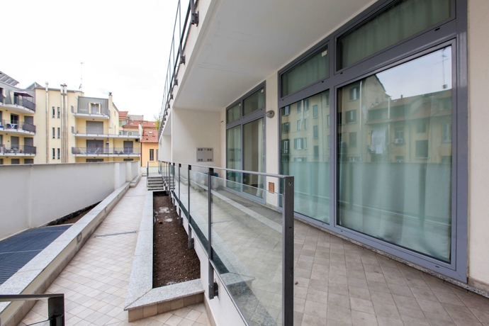 Imagen de los interiores del Red Line Rooms Division. Foto 19