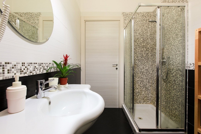 Imagen de la habitación del Red Line Rooms Division. Foto 13