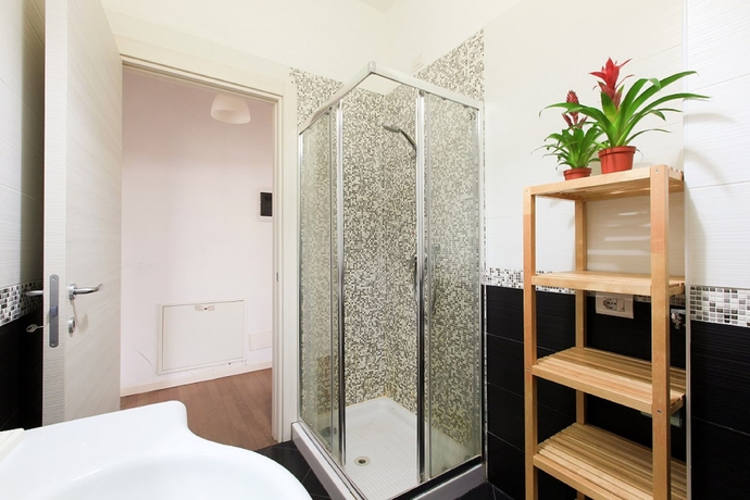 Imagen de la habitación del Red Line Rooms Division. Foto 16