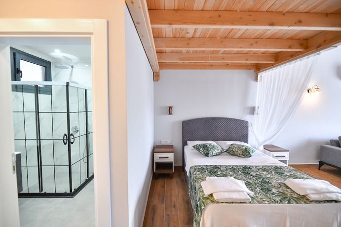 Imagen de la habitación del Red Moon Suites. Foto 19