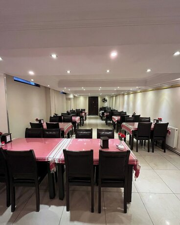 Imagen del bar/restaurante del Red White Hotel. Foto 11