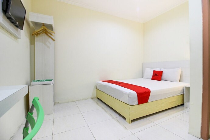 Imagen de la habitación del RedDoorz @ Jakal Bawah 2. Foto 12