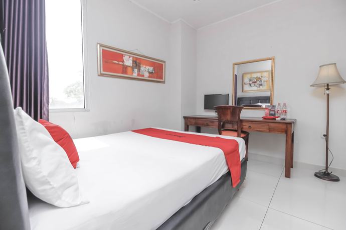 Imagen de la habitación del RedDoorz Plus @ Cikarang. Foto 3
