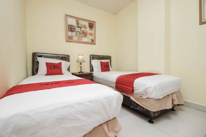 Imagen de la habitación del RedDoorz Plus @ Cikarang. Foto 16