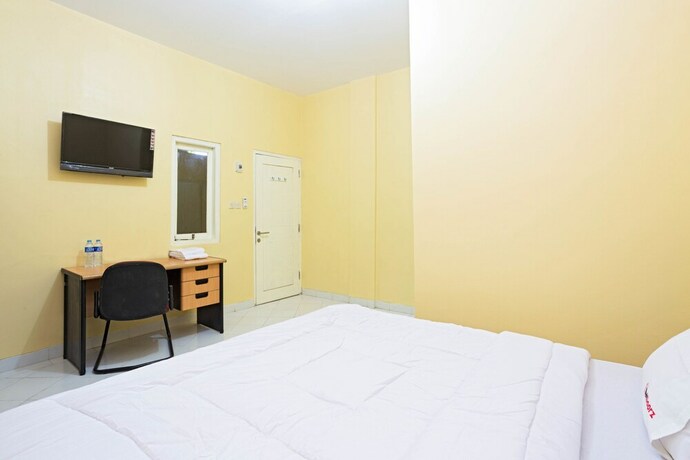 Imagen de la habitación del Reddoorz Plus Near Halim Perdanakusuma 2. Foto 6