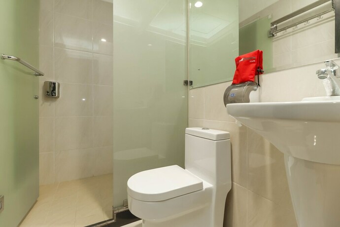 Imagen de la habitación del Reddoorz Plus Near Halim Perdanakusuma 2. Foto 14