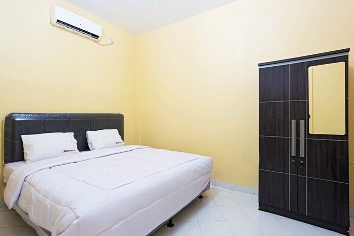 Imagen de la habitación del Reddoorz Plus Near Halim Perdanakusuma 2. Foto 20