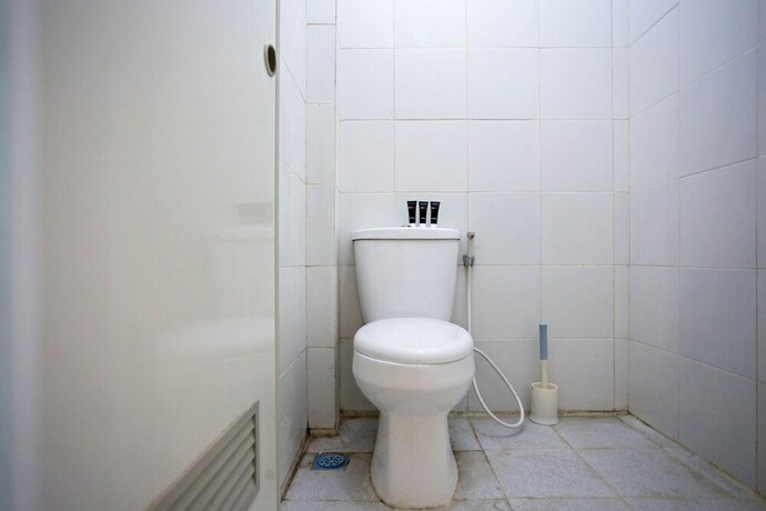 Imagen de la habitación del Reddoorz Plus Near Halim Perdanakusuma 2. Foto 34