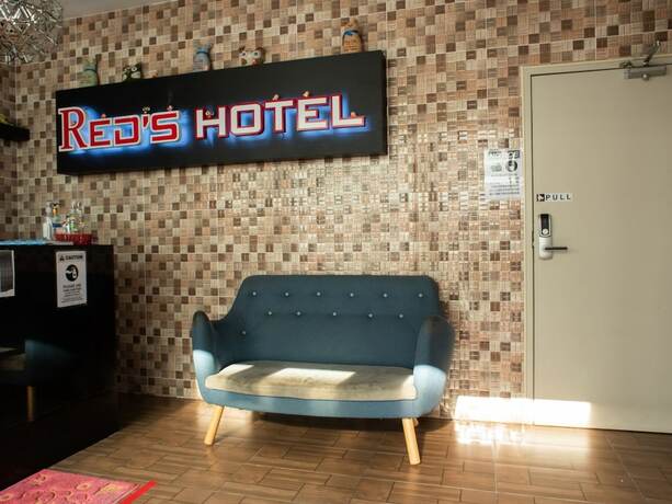 Imagen de los interiores del Red's Inn. Foto 20