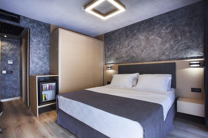 Imagen de la habitación del Redstone Hotel. Foto 5