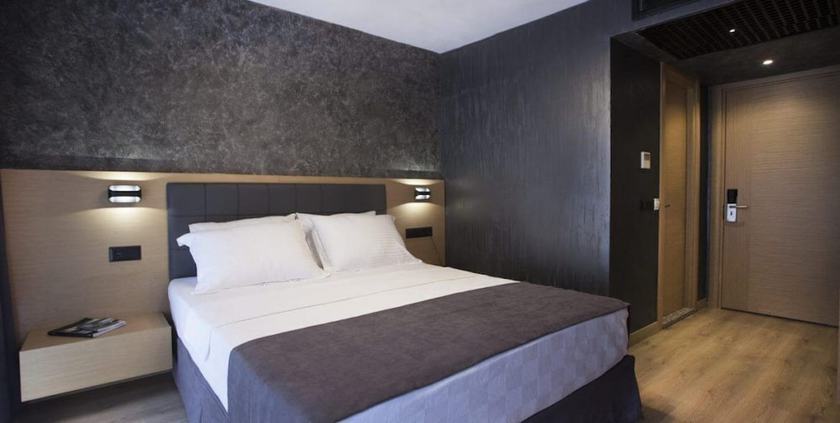 Imagen de la habitación del Redstone Hotel. Foto 8