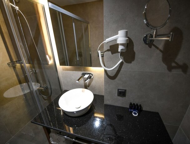 Imagen general del Ref Inn Hotel. Foto 9