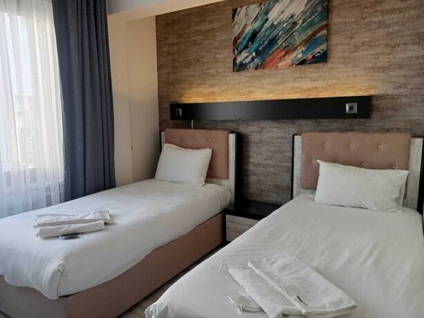 Imagen de la habitación del Rekab Otel. Foto 17
