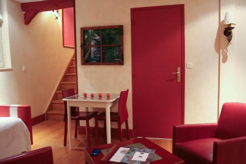 Imagen de la habitación del Relais Hôtelier Douce France. Foto 8