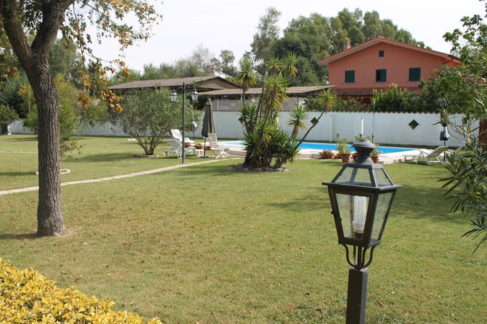 Imagen de los exteriores del Relais La Mimosa. Foto 8