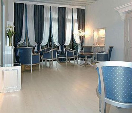 Imagen de los interiores del Relais Venezia. Foto 17