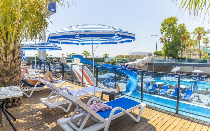 Imagen general del Relax Beach Hotel - All Inclusive. Foto 2