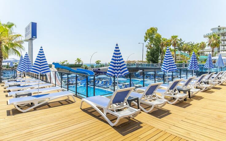 Imagen general del Relax Beach Hotel - All Inclusive. Foto 3