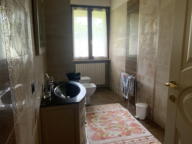 Imagen general del Remarkable 5-bedrooms Villa in Cerrione With Land. Foto 7
