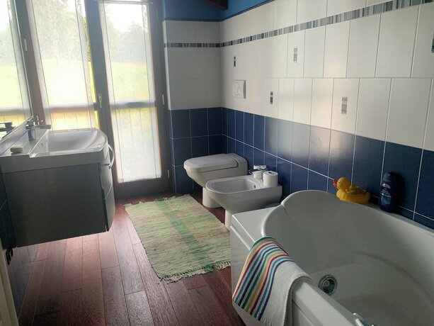 Imagen general del Remarkable 5-bedrooms Villa in Cerrione With Land. Foto 8